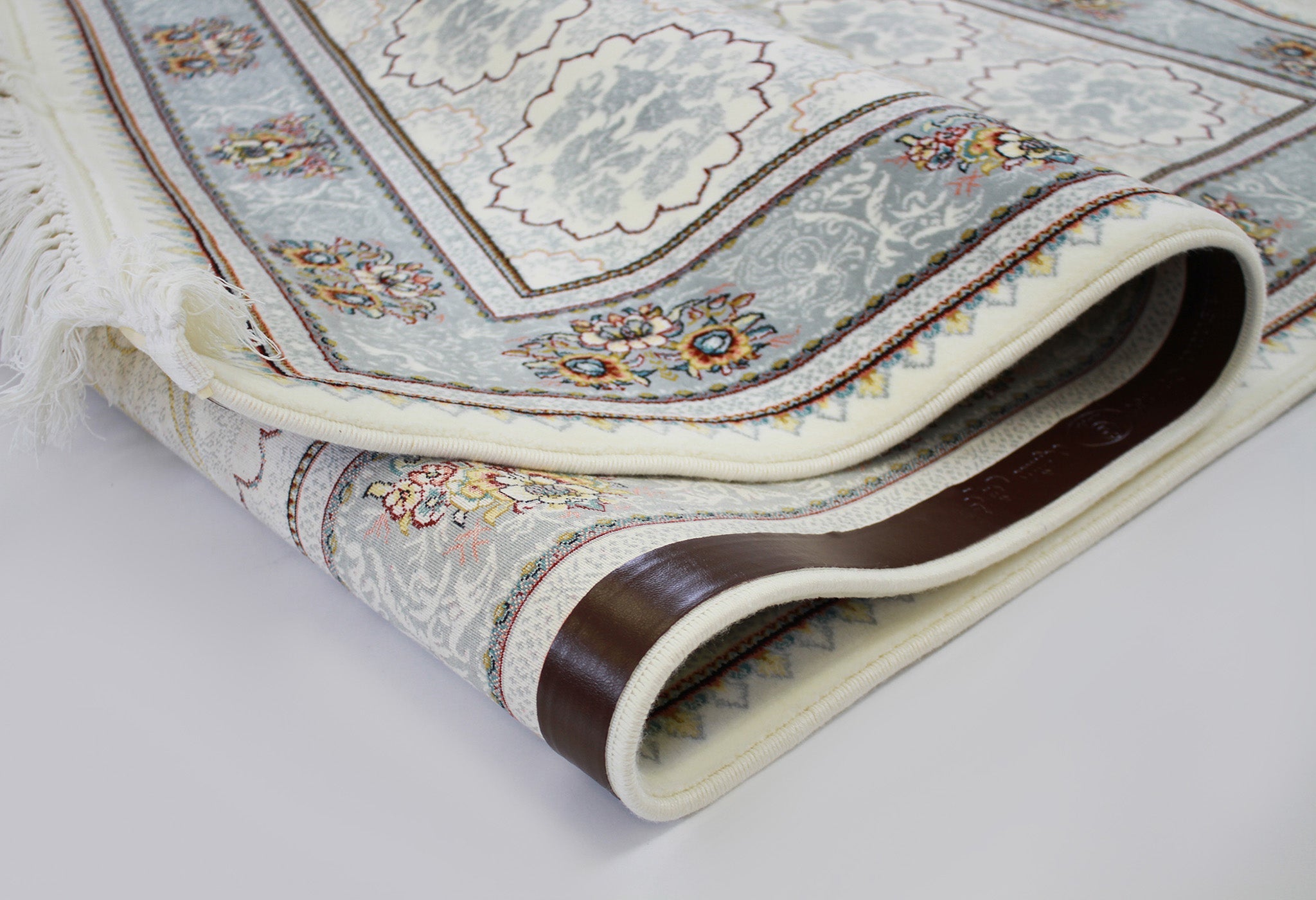 Mash 722364 Cream Persian Traditional Rug - Quality Rugs and Furniture